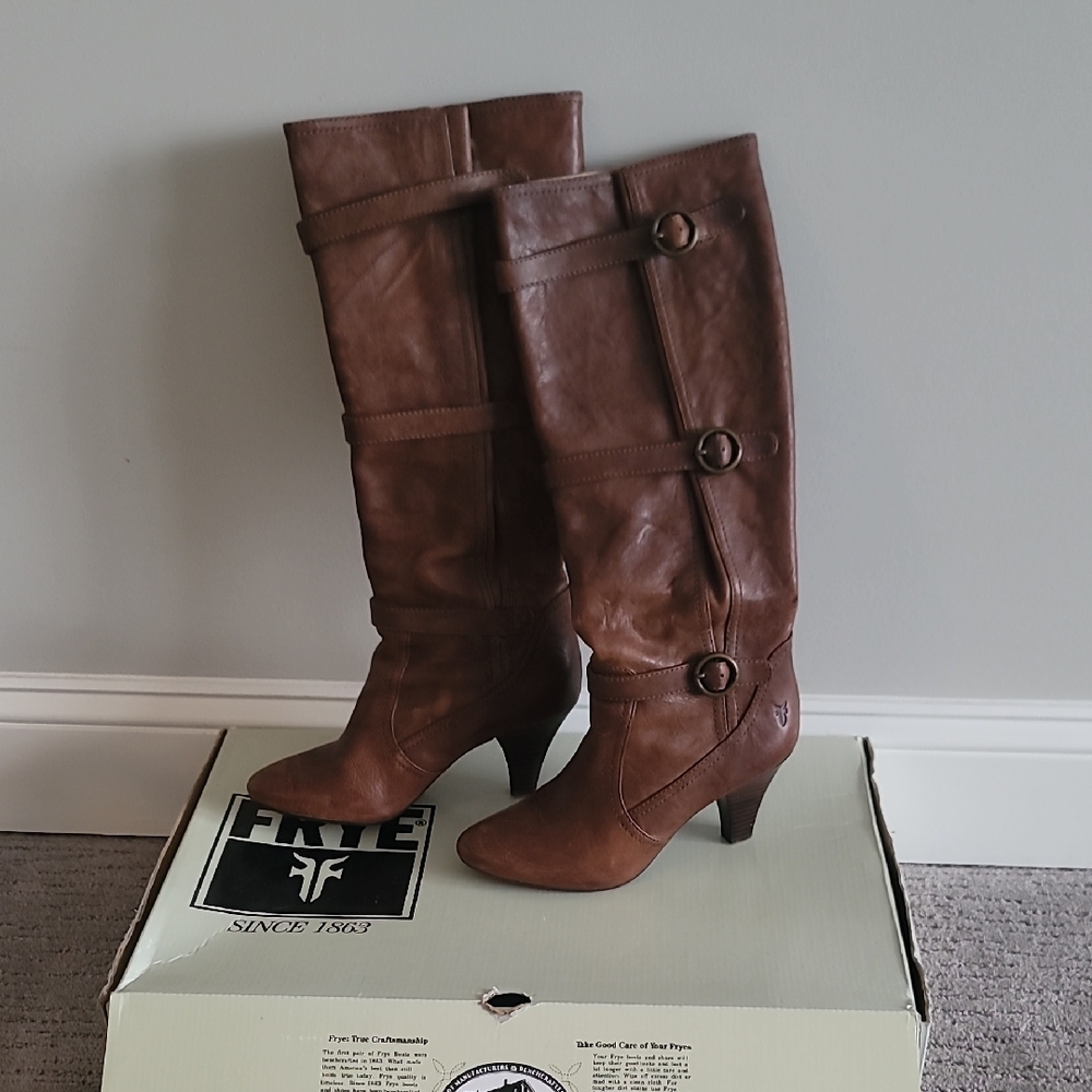 NWOT Frye Women's Brown Leather  Boots Sz 6